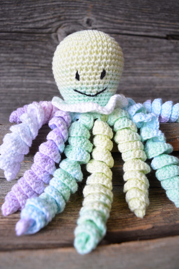LaLu Grabulis  - "Astoņkājis" Pirmais satvēriens, pirmā rotaļlieta, pirmā mīļlieta. 