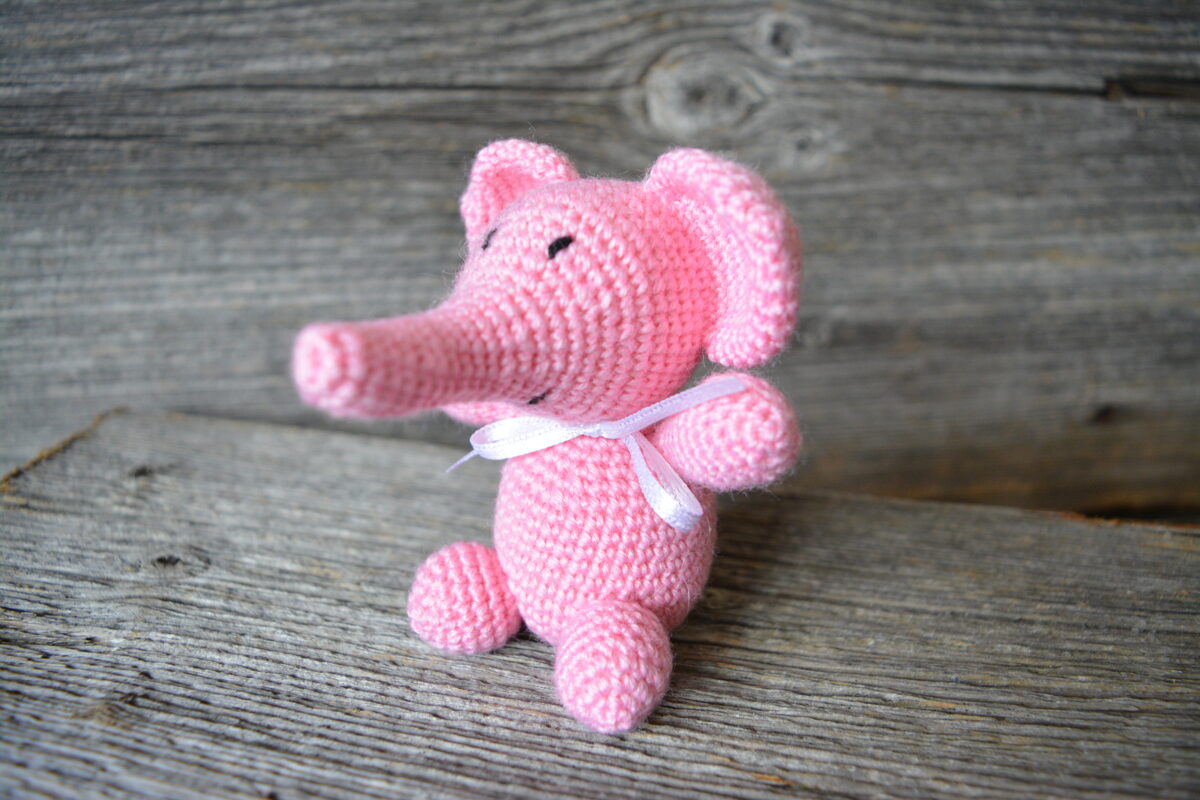 Mazs skaists rozā LaLu zilonis lieliska rotaļlieta bērniem