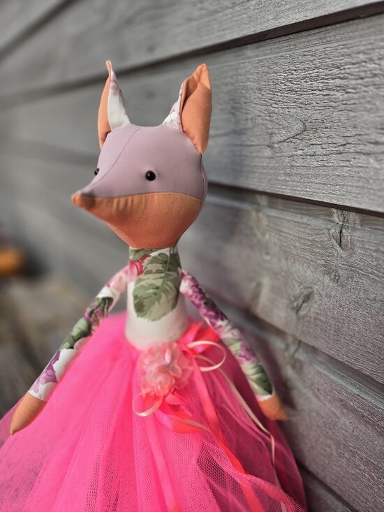 Princese lapsiņa Luna - ideāla rotaļlieta bērniem un sirdij jauniem.