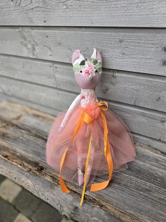 Princese lapsiņa Luna - ideāla rotaļlieta bērniem un sirdij jauniem.