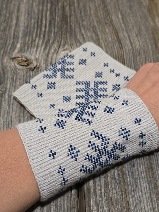 Adīti mauči, pulsa sildītāji jeb dūrgaļi dažādās krāsās un rakstos - eleganti, unikāli, praktiski.