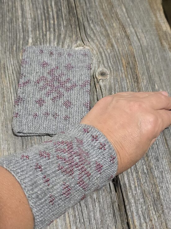 Adīti mauči, pulsa sildītāji jeb dūrgaļi dažādās krāsās un rakstos - eleganti, unikāli, praktiski.