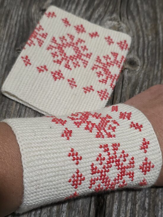 Adīti mauči, pulsa sildītāji jeb dūrgaļi dažādās krāsās un rakstos - eleganti, unikāli, praktiski.