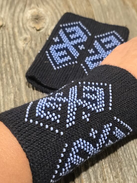 Adīti mauči, pulsa sildītāji jeb dūrgaļi dažādās krāsās un rakstos - eleganti, unikāli, praktiski.