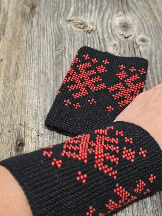 Adīti mauči, pulsa sildītāji jeb dūrgaļi dažādās krāsās un rakstos - eleganti, unikāli, praktiski.