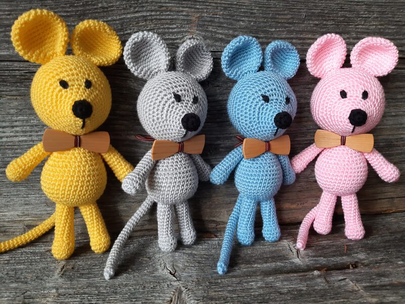 Pasūtījuma peļuki katram ģimenes loceklim.