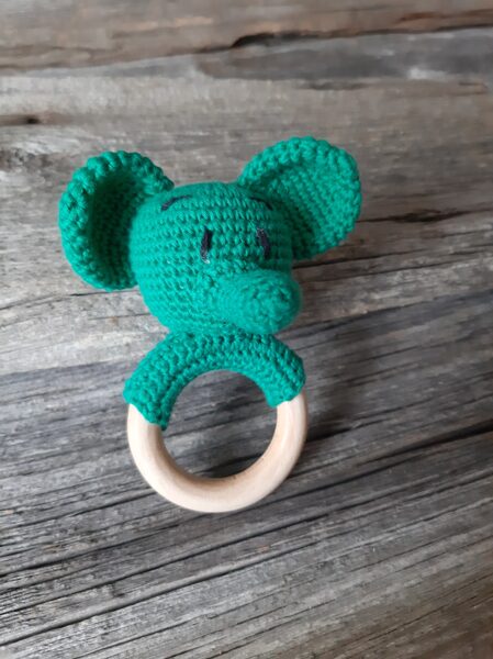 LaLu grabulis "Smaidīgais zīlonītis"  Rotaļlieta mazuļiem, jaundzimušajiem, bērniem ar vieglas skaņas grabulīti. Dažādās krāsās.