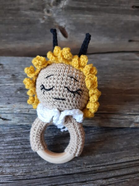 Grabulītis ar vieglas skaņas zvārgulīti - Bitīte Maijiņa! Meiteenīte - Kamenīte! Lalu grabulītis mazuļiem. Dabīgs. Rotaļlieta, grabulis.