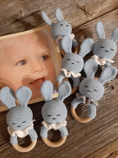 LaLu grabulītis mazuļiem "Garausītis".  Pirmā rotaļlieta, grabulis, draugs tieši tavam mazulim. Izvēlies savu mīļāko krāsu.