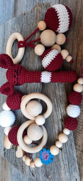 Lalu grabuļu komplekts mazuļiem ''Sarkanbalti sarkanais".  Graužamriņķis, knupīšu turētājs, grabulis pelīte, grabulis kareklītis riņķītī. 