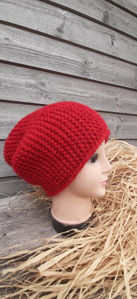 Skaisti sarkana Lalu cepure vīriešu, sieviešu, jauniešu - silta, mīksta, kvalitatīva, patīkama. Cepures visai ģimenei!