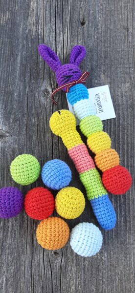 Grabulīši mazulim un aptamborētas koka bumbiņas.