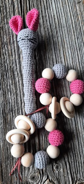 Graužamriņķītis un grabulītis "Pelīte". Fuksija ar pelēku. Prieks un rotaļas mazulim. Pirmās rotaļlietas.