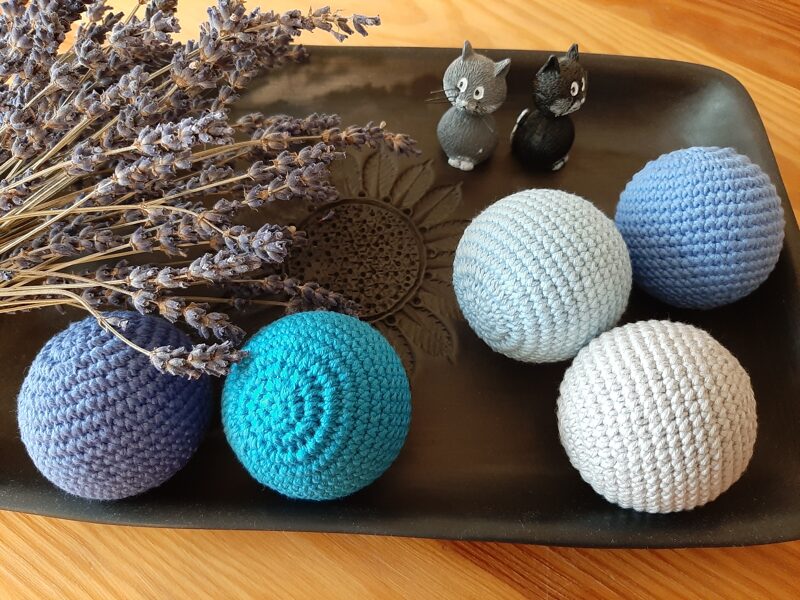 Tamborētas žonglējamās bumbas puikam.