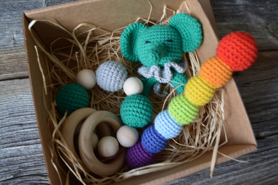 LaLu grabuļu komplekts "Zīlonēns" mazuļiem. Grabulis zīlonītis, grabulis varavīksne un grabulis graužam riņķis zilizaļā krāsā.  