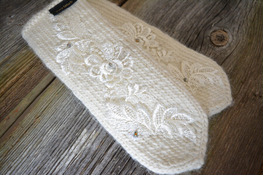 Pasūtījums cimdiņi sievietei. 