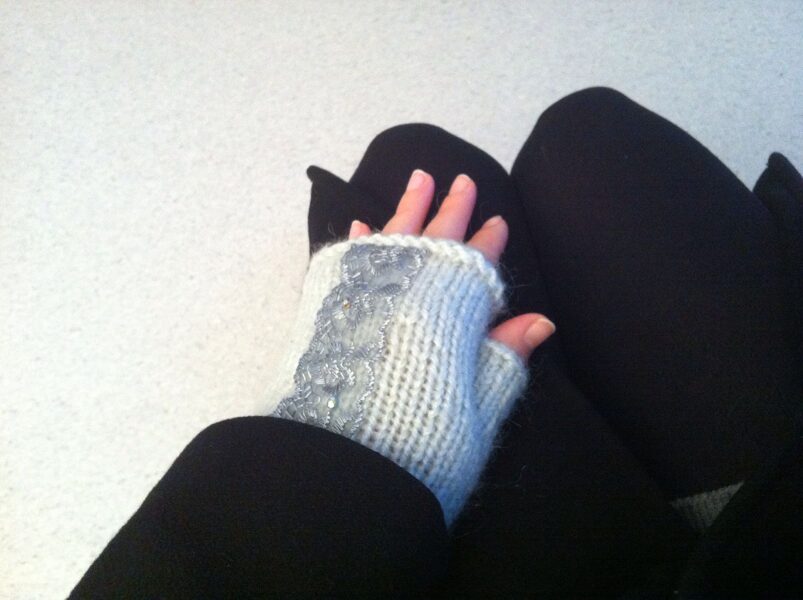 Cimdņi bezpirkstīši ar mežģīnēm. Kundzei Vācijā.