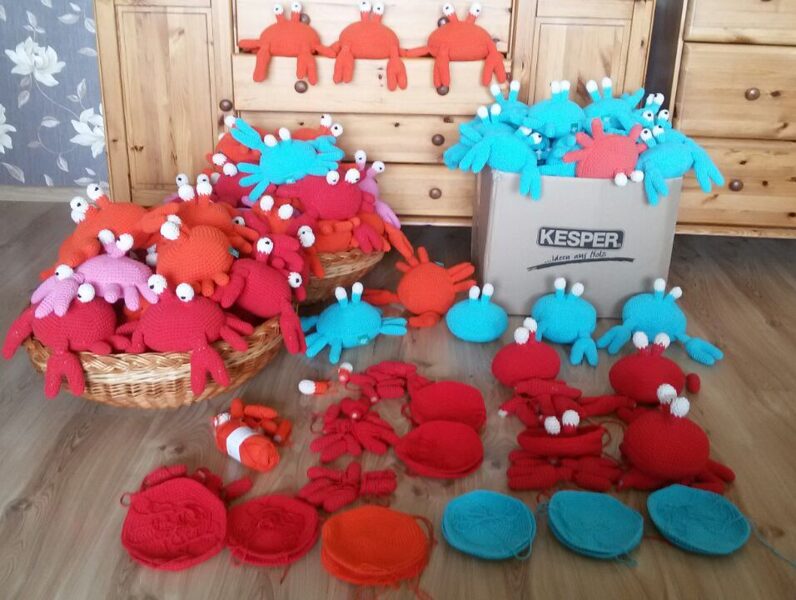 100  tamborēti krabji Vācijas delfinārijam. Pasūtījums